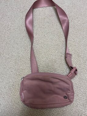 women's sling bag lululemon Pink Zip Up Your Essentials And Go (Go Lululemon athletica Everywhere Sling Bag